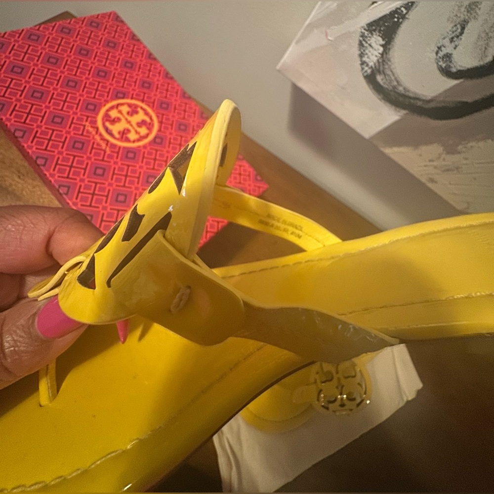 Tory Burch Yellow Leather Logo Thong Sandals - Picture 3 of 8